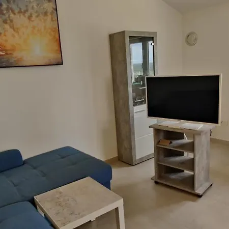 Hannes Apartment *